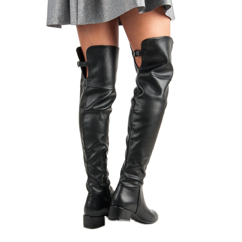 Schwarze Oberschenkelstiefel auf niedrigen Absätzen 2