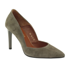 Pumps auf einem hohen Absatz Neścior 092 braun 1