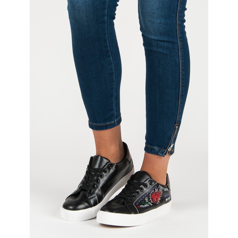 Schwarze Sneaker mit Print 2