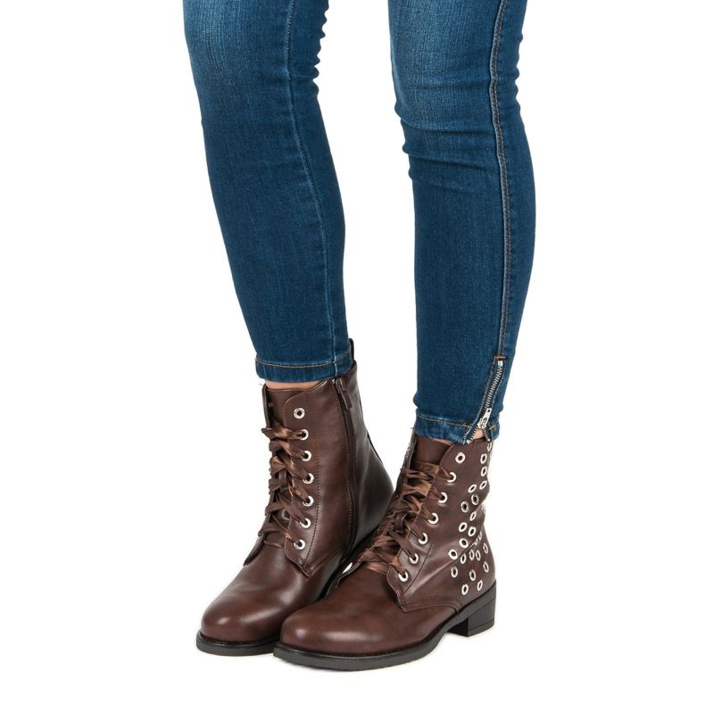 Gebundene braune Arbeiter 2