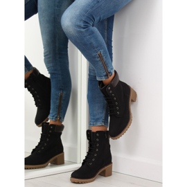 Schwarze Holzstiefel mit Absatz 7-9028 2