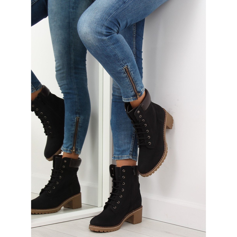 Schwarze Holzstiefel mit Absatz 7-9028 2