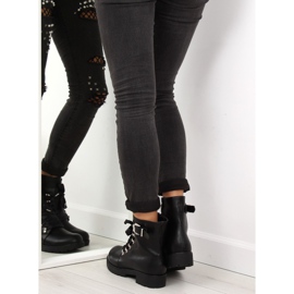 Schwarze Stiefel und ein Band schwarz FC-H125 Black 1