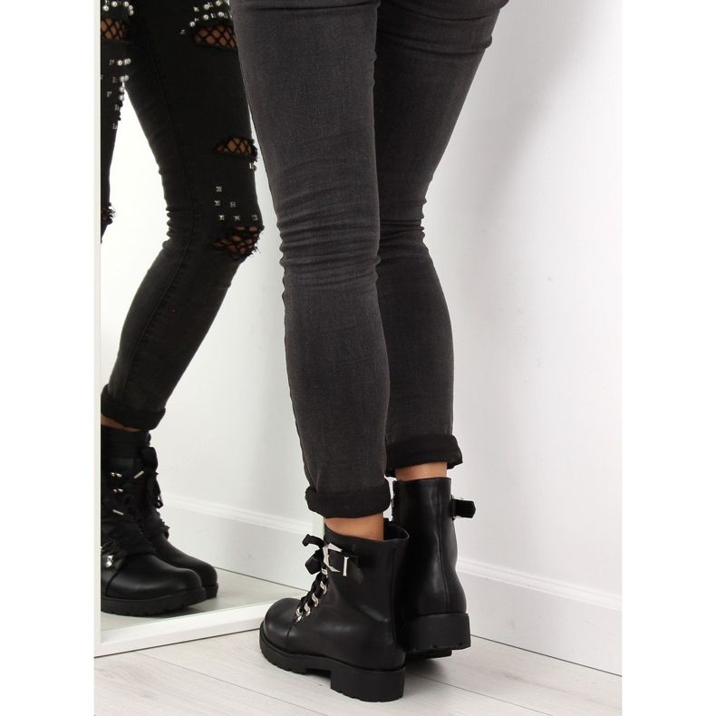 Schwarze Stiefel und ein Band schwarz FC-H125 Black 1