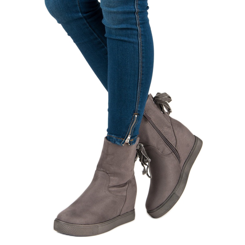 Bestelle Burgunderrote Keilstiefel grau 2