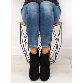 Hochhackige Stiefel mit Rüschen m269p Schwarz 1