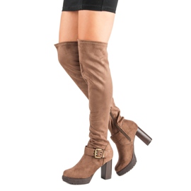 Super Me Musketierstiefel auf der Post braun 1