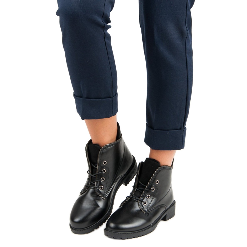 Balada Schwarze, gebundene Stiefel 2