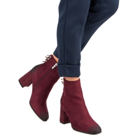 Stylische Stiefel am VINCEZA-Pfosten rot 2