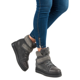 Warme graue Stiefel 2