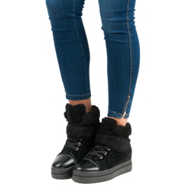 Warme schwarze Stiefel 1