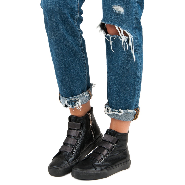 Schwarze Sneaker über dem Knöchel 1