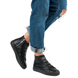 Schwarze Sneaker über dem Knöchel 2