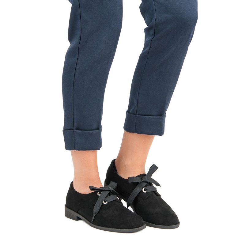 Schwarze, gebundene VICES-Schuhe 1