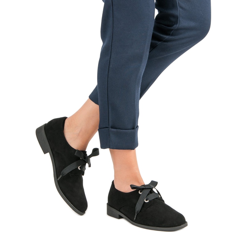 Schwarze, gebundene VICES-Schuhe 2