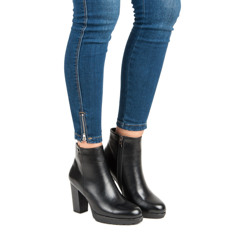 Weide Schwarze Stiefeletten am Pfosten 2