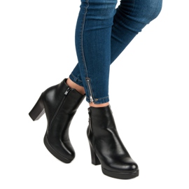 Klassische Stiefel auf dem Vinceza-Pfosten schwarz 2