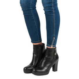 Klassische Stiefel auf dem Vinceza-Pfosten schwarz 1