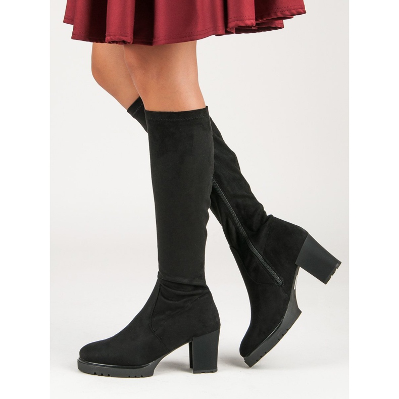 Schwarze Wildlederstiefel 1