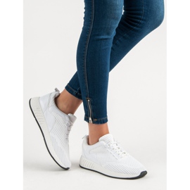 Leichte Sportschuhe weiß 1