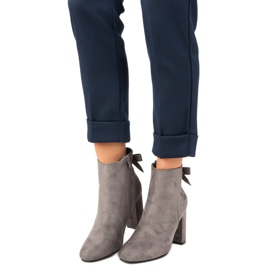 Ideal Shoes Stylische graue Stiefel 2