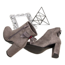 Ideal Shoes Stylische graue Stiefel 1