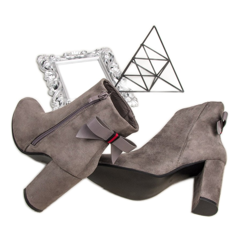 Ideal Shoes Stylische graue Stiefel 1