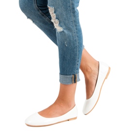 Top Shoes Lackierte Ballerinas weiß 2