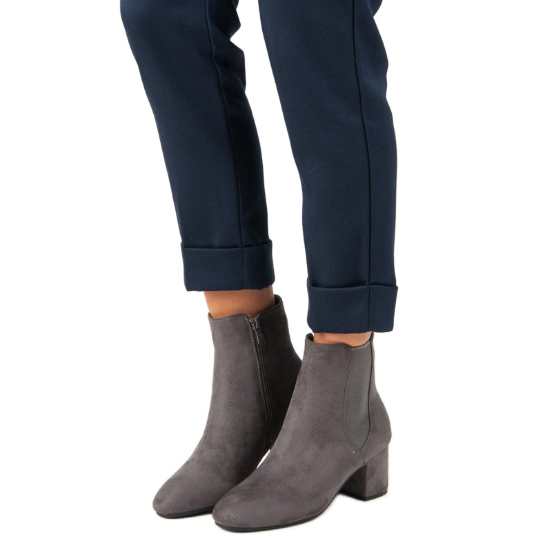 Top Shoes Stiefeletten aus Wildleder mit hohem Absatz grau 1