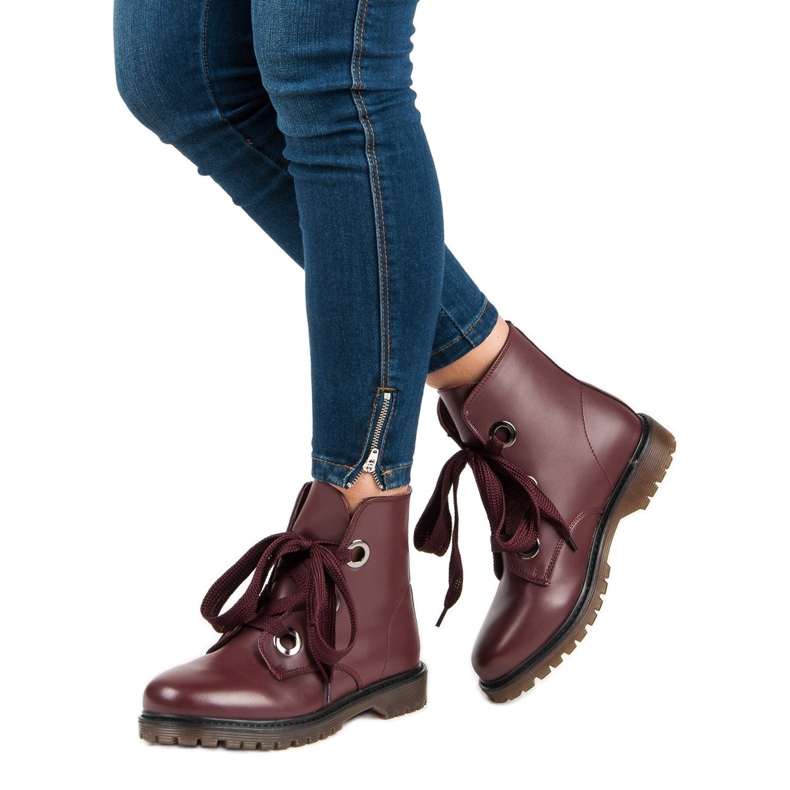 Kayla Anschnürarbeiter rot 1