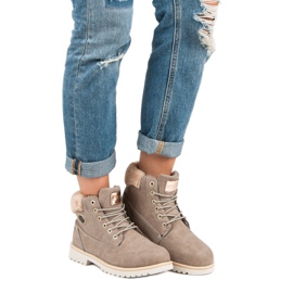 Kylie Braune Trapper 1