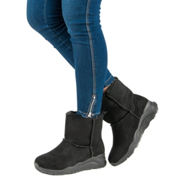 Schwarze Schneestiefel 2