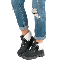 Schwarze Trapper mit Fell 2