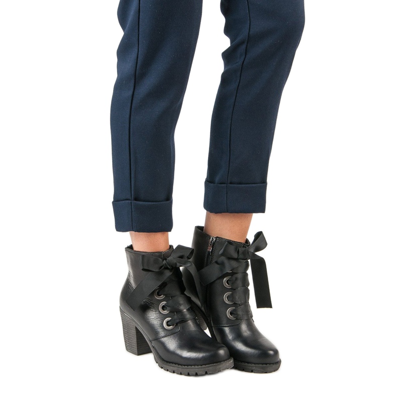 Gebundene Lederstiefel von VINCEZA schwarz 2