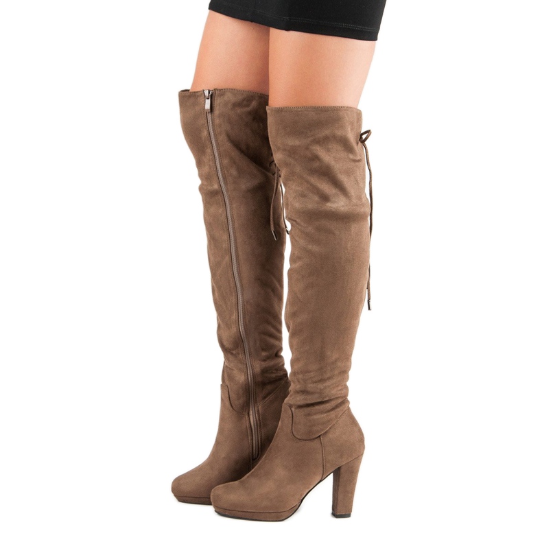 Wildleder-Musketiere auf einer Säule braun 1