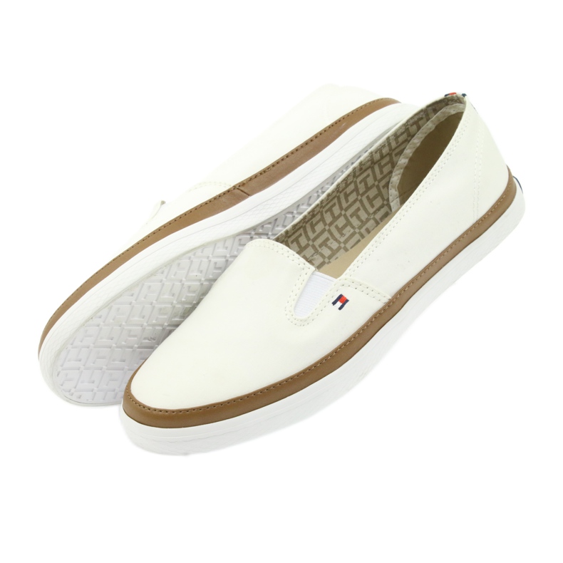 Tommy Hilfiger ICONIC KESHA SLIP-ON 121 weiß 4