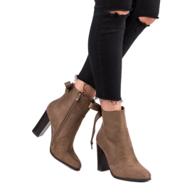 Super Mode Elegante Stiefel auf einem Pfosten braun 2