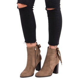 Super Mode Elegante Stiefel auf einem Pfosten braun 1