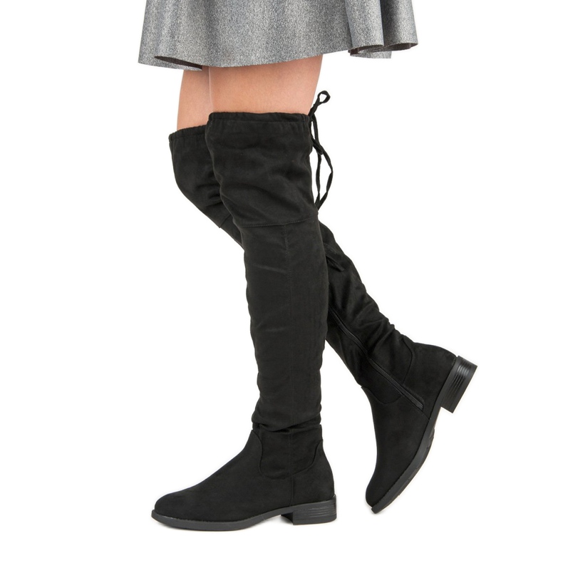 Hohe, oberschenkelhohe Stiefel mit flachem Absatz schwarz 1