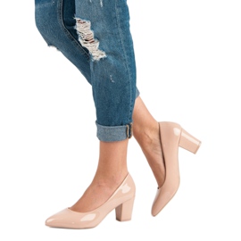 Klassische Lackpumps braun 2