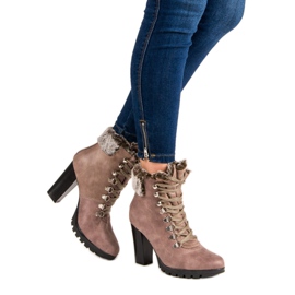 Cm Paris Schnürstiefeletten an einem Pfosten braun 1