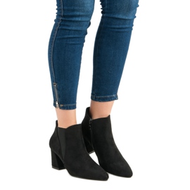 Belle Women Wildlederstiefeletten am Pfosten schwarz 1