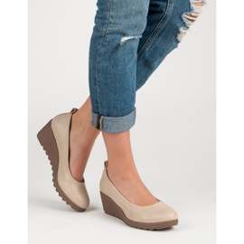 J. Star Beige Keilpumps 1