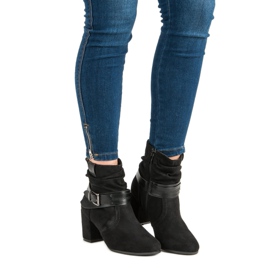 Nio Nio Stiefeletten aus schwarzem Wildleder 2