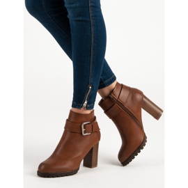 Super Mode Kamelstiefel auf der Post braun 2