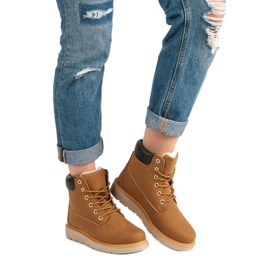 Trapper auf der Plattform braun 1