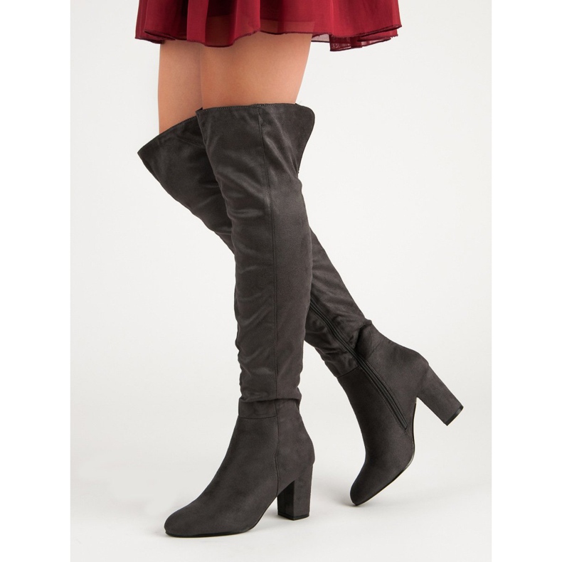 Kayla Graue Musketiere 2