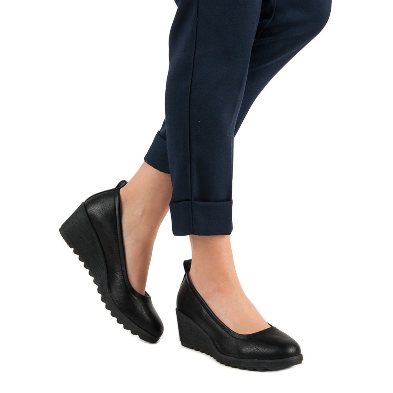 J. Star Schwarze Keilpumps 1