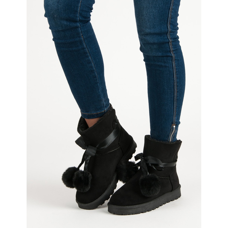 Schwarzes Mukluki mit Pompons 1