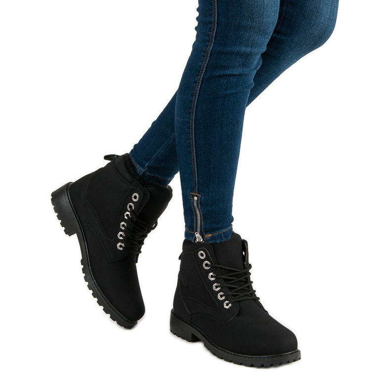 Klassische schwarze Wanderschuhe 2